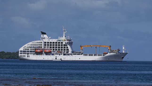 Image for article titled Cruise Ship Olympians, A Train Derailing Teen Derailing And Very Bad Viral Airplane Napping Hack In This Week's Beyond Cars Roundup